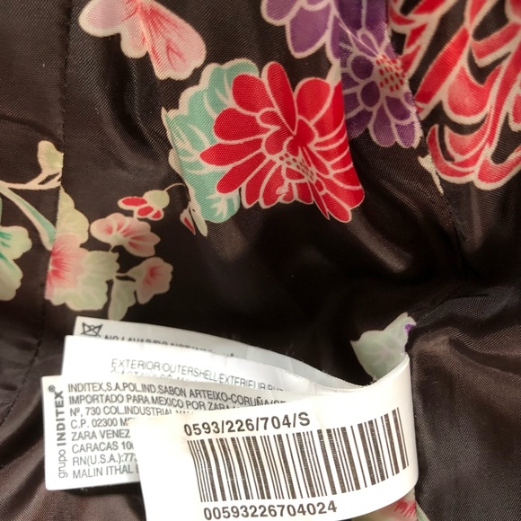 Zara Basic, Women’s Small, Fitted, Diagonal Pattern Blazer, Warm Polyester/Wool. - Picture 9 of 12